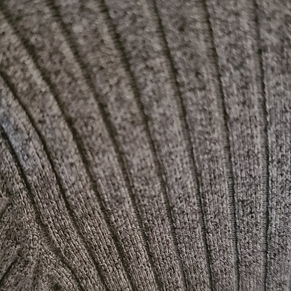 Grey shirt - Picture 3 of 4